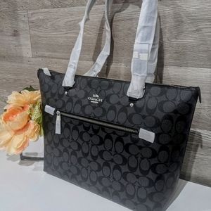 Coach Gallery Tote In Signature Canvas